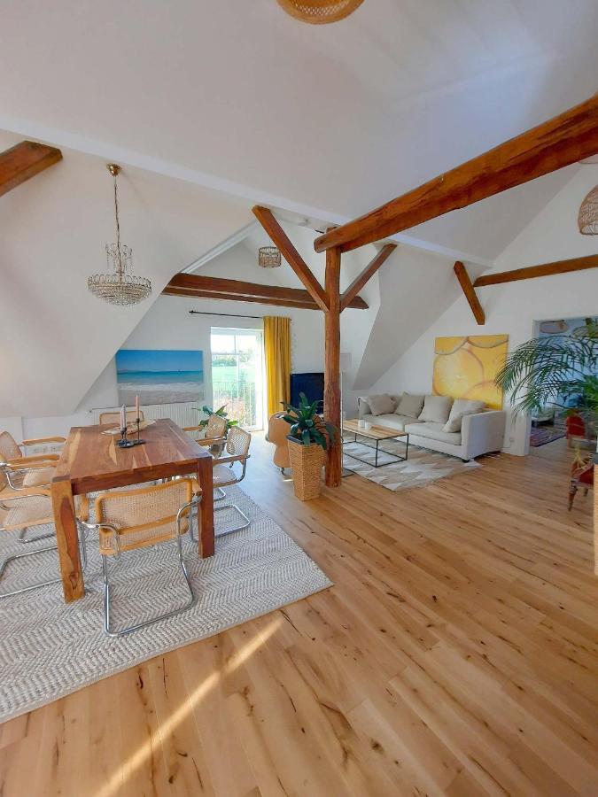Luxurioeses Loft Mit Schoenem Blick Tremsbuettel Exterior photo